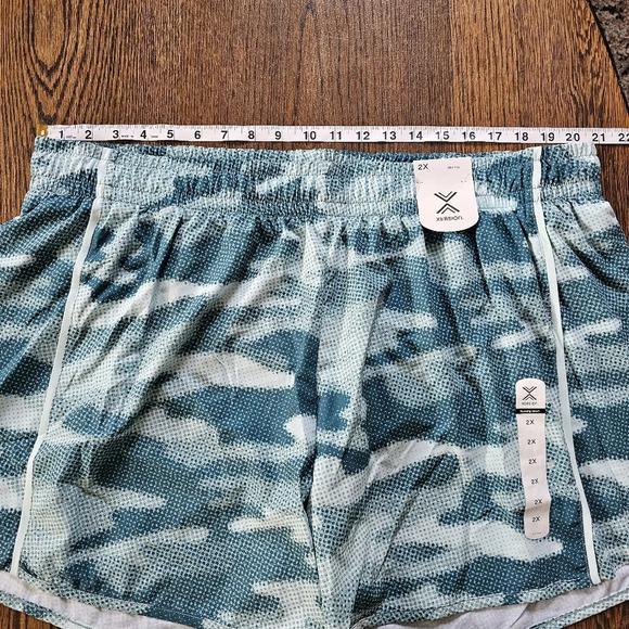 Xersion Green Camo Quick Dry Plus Train Running Shorts Size Women's 2X NEW - Picture 6 of 12